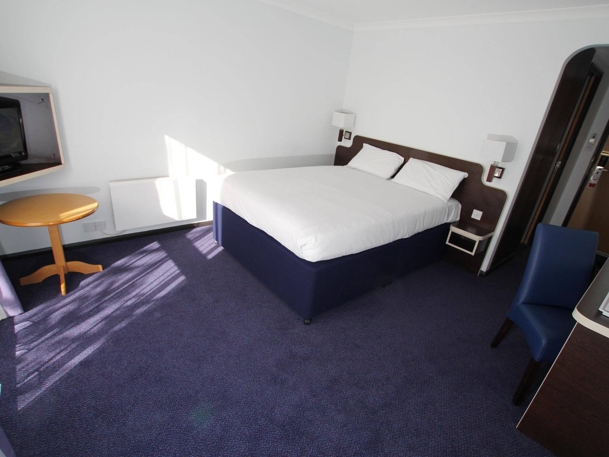 Hotel Ramada Oxford Waterstock Esterno foto